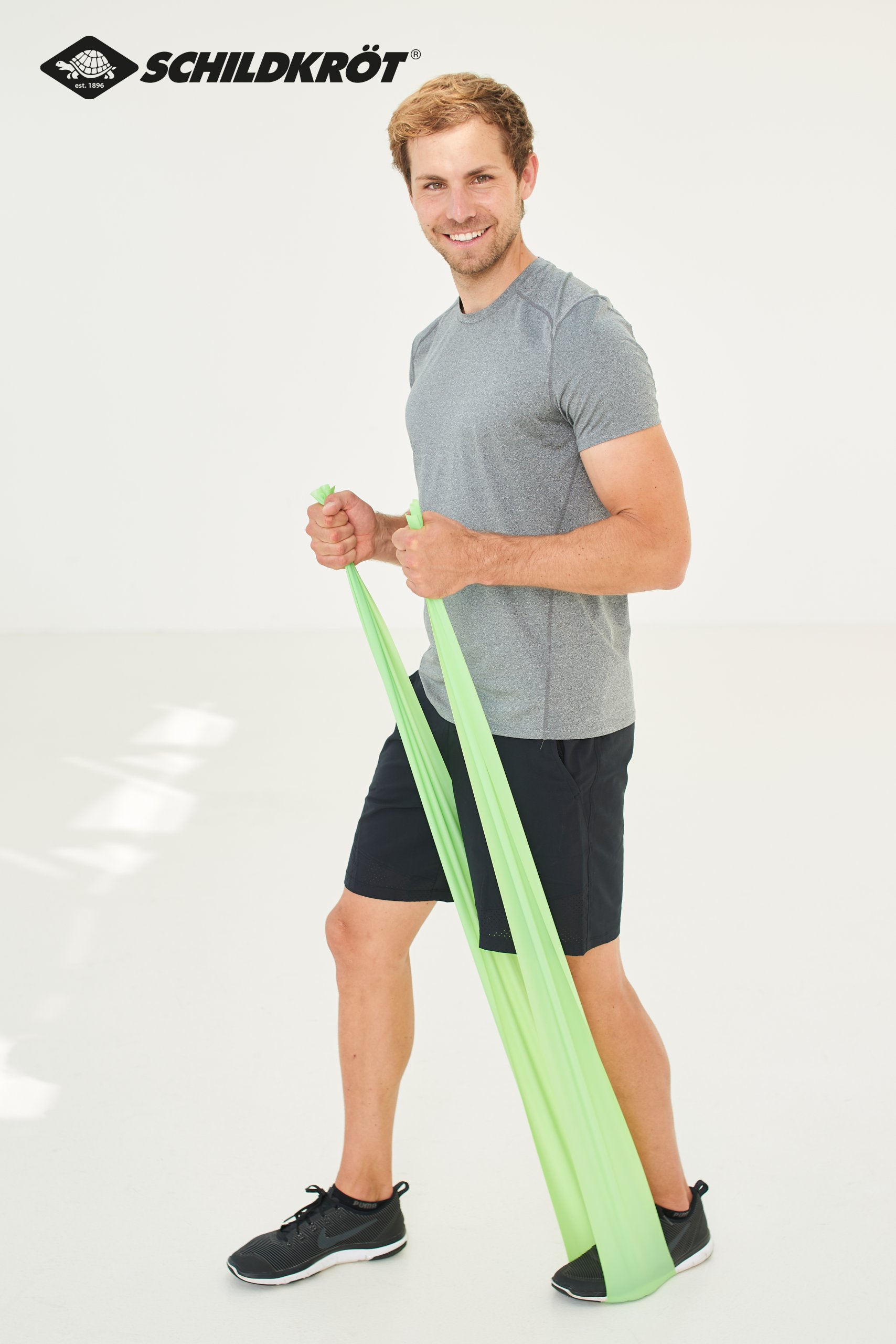 960120_Fitnessbaender_Image_3_Male_mit_Logo